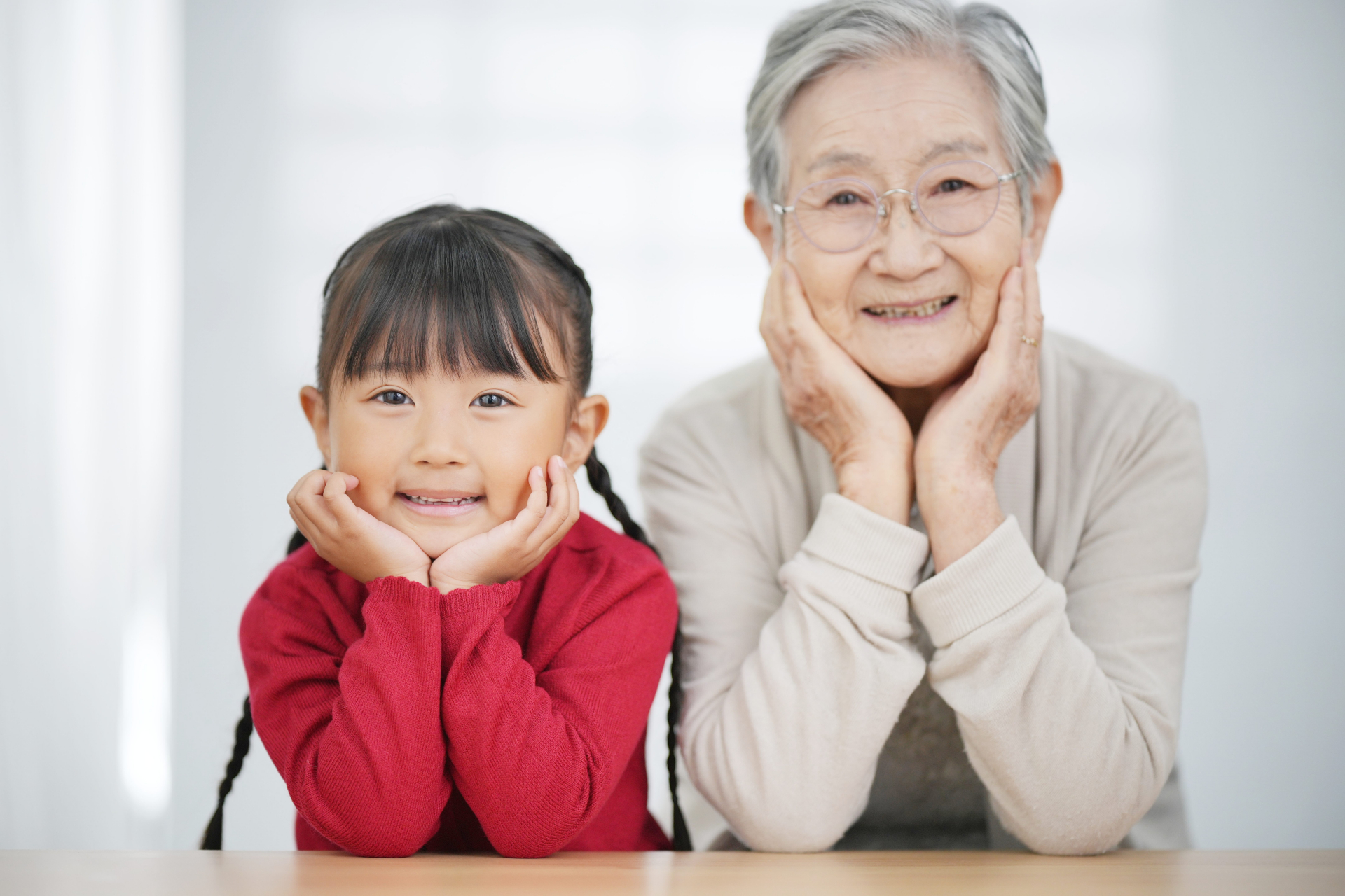 おばあちゃんと孫の肖像 - 元の写真